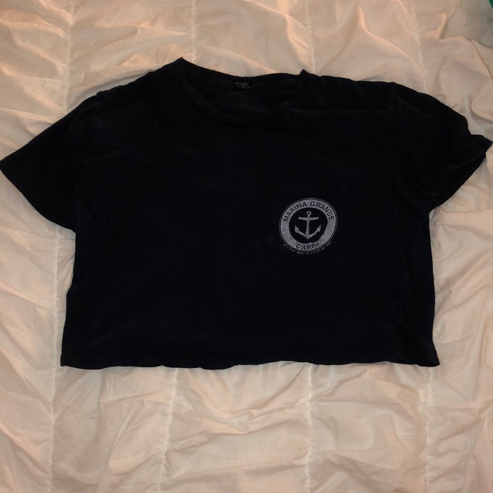 BRANDY MELVILLE cropped tee
